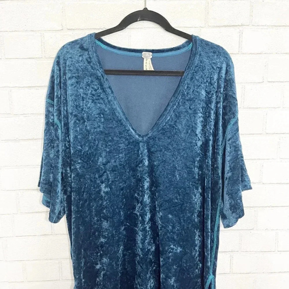 Free People - We the Free Blue Luxe Crushed Velvet Tunic Tee Women's Size Small - Picture 4 of 8